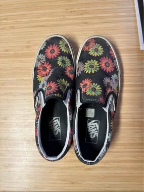 Black Flower Print Low Top Vans Sneakers